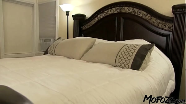 Image MOFOZO.com - Busty Latina Gets A Facial In My Hotel Room