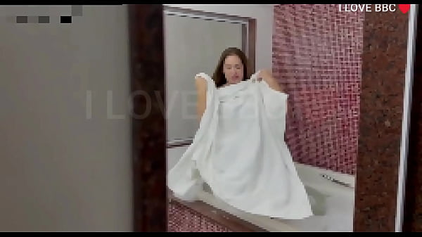 Image Corno observa pela porta sua esposa com um preto de 24cm de rola grossa COMPLETO NO RED