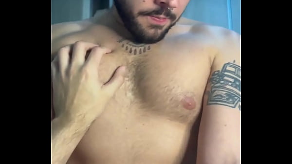 Image Chupando bem gostoso o c*zinho do meu amigo