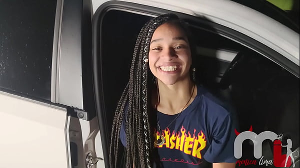 Image Da comunidade de heli&oacute_polis para o mundo, a safada fodeu com todos no estacionamento e levou muita porra para a favela.