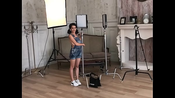 Image Hot busty brunette's photo session