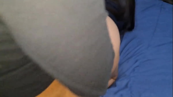 Image Mi hermanastro se porta bien y le doy un masaje con final feliz