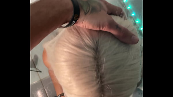 Image Feiti&ccedil_o de Desejo: a bruxa loira hipnotiza com seu boquete profundo de Halloween