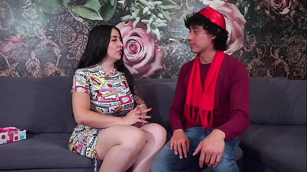 Image INTERCAMBIO DE REGALOS (ESCENA COMPLETA) | EL MEJOR REGALO que HE RECIBIDO