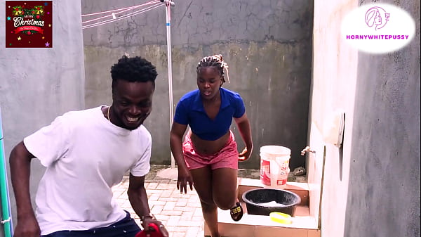 Image RUNNING INSIDE TO GET A GOOD SEX ON CHRISTMAS DAY. MDX