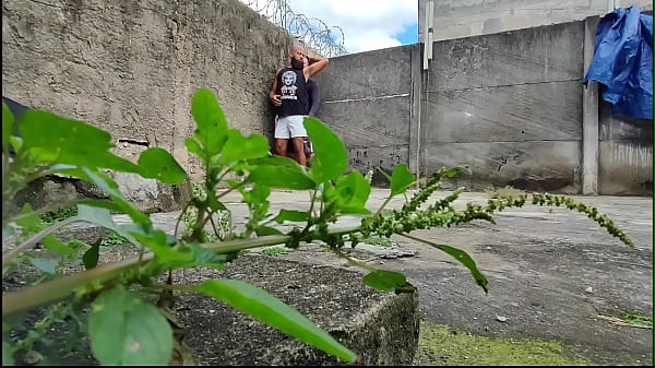 Image camera no mato filma dois heteros fudendo