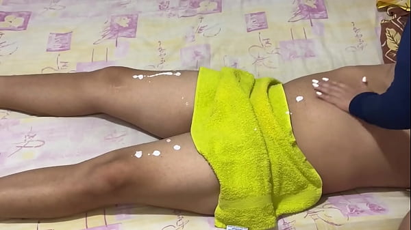 Image Lleg&oacute_ cansado del trabajo le pido un masaje y termina montada en mi verga