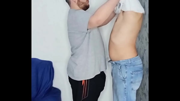 Image Comendo o Rabudo Em P&eacute_ Depois da Balada - Parte 1 (COMPLETO NO SHEER E RED)