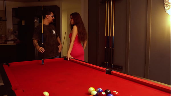 Image Un chico me invita a follar en su airbnb y cogemos sobre la mesa de pool