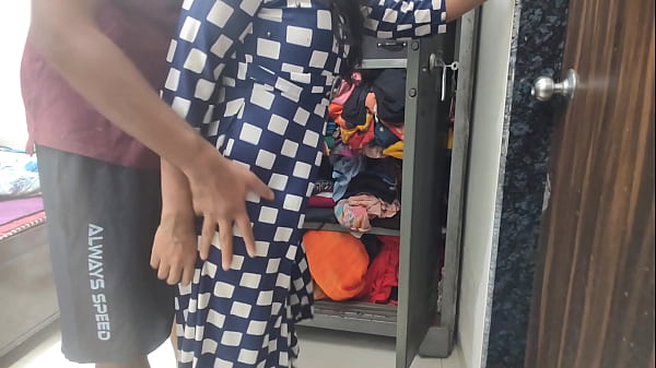 Image desi ladaki ghar ka saf ka saf safai kar tabhi uska malik akar chod diya mumbai ashu