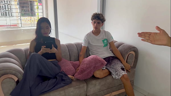 Image Me aprovecho que mi padrastro esta distraido para cogerme bien duro a mi peque&ntilde_ita hermanastra.