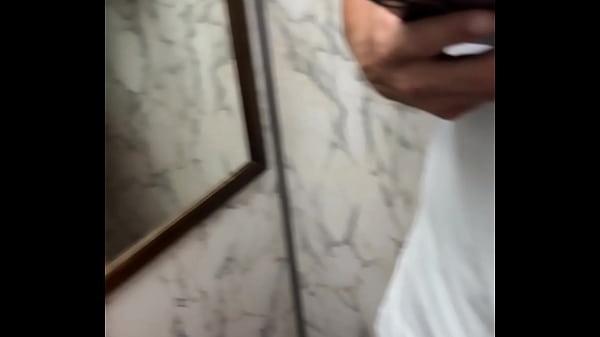 Image Mamando no elevador