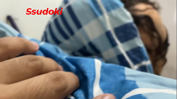 Image Mi mejor amiga se queda a dormir pero tiene pesadillas, asi que duerme conmigo en mi cama