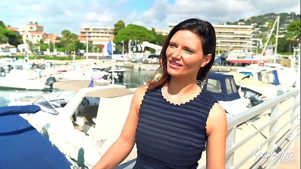 Image Jade, belle milf aux gros seins, souhaite une baise torride