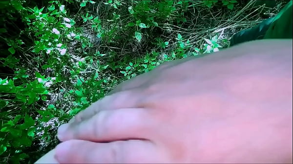 Image Me gusta andar desnuda y follar al aire libre