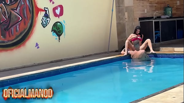 Image Famosinha do insta l&aacute_ de Para&iacute_ba caiu na net fudendo na piscina com tatuado