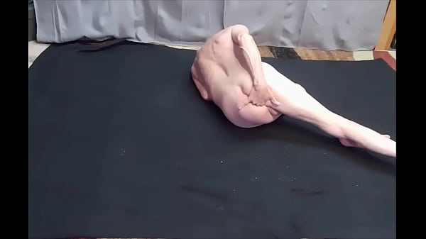 Image Busy Bottom naked on the floor and begging for your cock