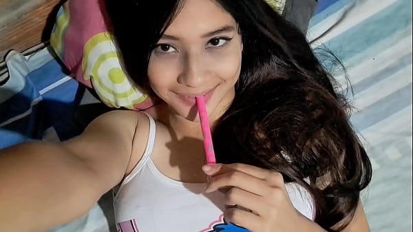 Image Ni&ntilde_era cachonda te hace correrte dos veces