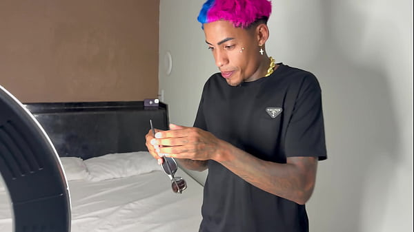 Image branquinha de 19 anos chama dois amigos detalhes para fazer uma dupla descoberta dois pau na boceta