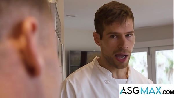 Image NEXT DOOR BUDDIES - Muscle Chef David Skylar Feeds Justin His Massive Cock