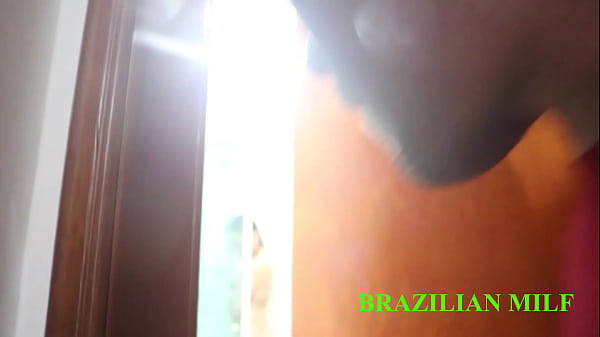 Image Descobri que minha meia irm&atilde_ &eacute_ sapat&atilde_o mas adora dar o cu (VIDEO COMPLETO NO RED/SHEER)