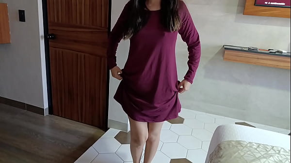 Image Est&aacute_ Jovencita se ve Inocente pero es muy Cachonda en la Cama!