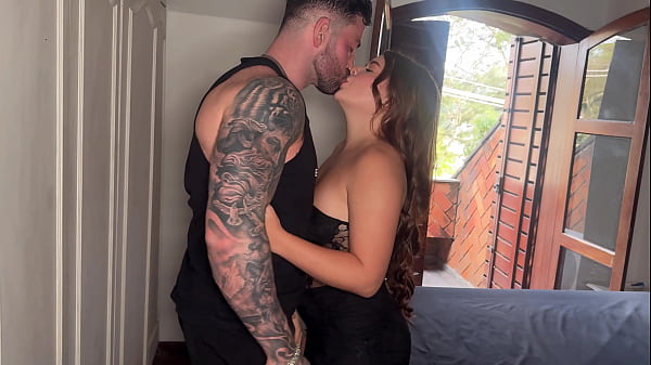 Image Maximo Fucks A Beautiful Curvy Venezuelan And Ends In Her Mouth!