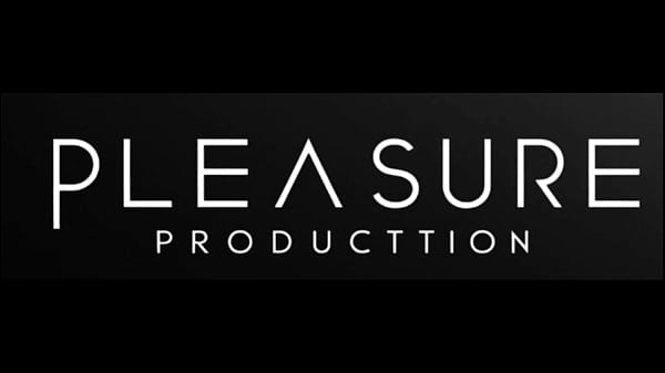 Image Trisal namorada trans gostosa e uma garota do job