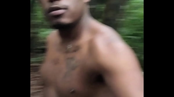 Image Negros no parque curtindo