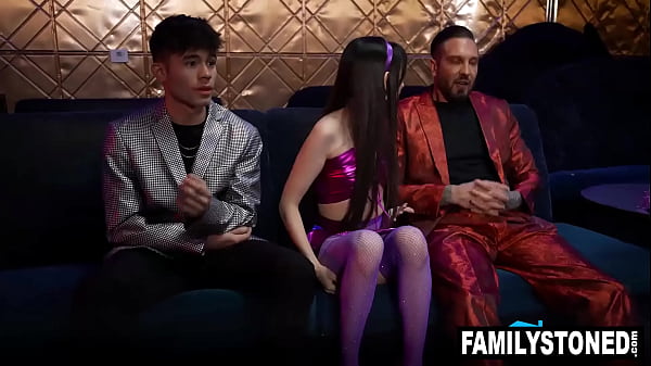 Image Ronnie Violet an even bigger whore than her stepmom and lets her stepbrotehr and stepdad Quinton James and Enzo East spitroast her