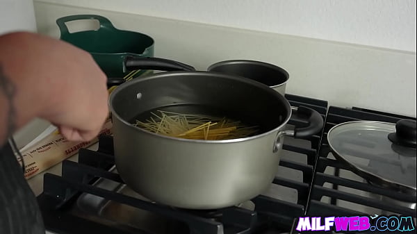 Image Working Mum Need Creampie Sex to Stress Relief