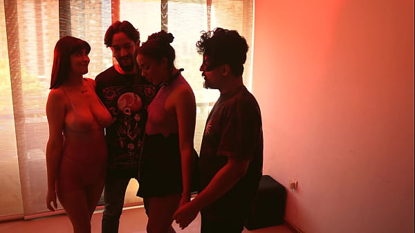 Image Fiesta de universitarios se sale de control, me follo a el cumplea&ntilde_ero sin que los demas se enteren