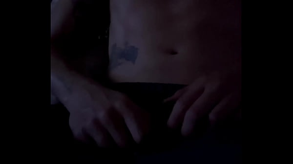 Image Me masturbo en la cama de mi madrastra