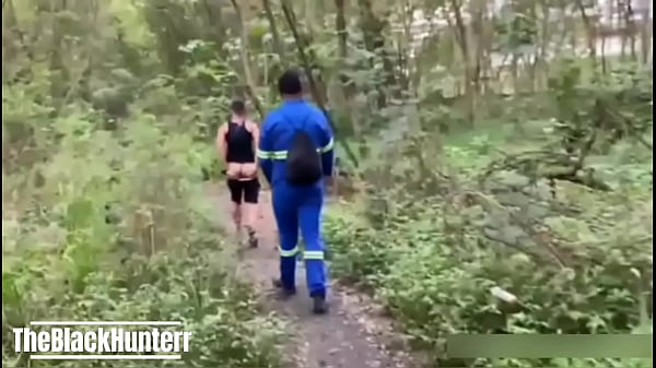 Image Uma foda no mato depois do trabalho