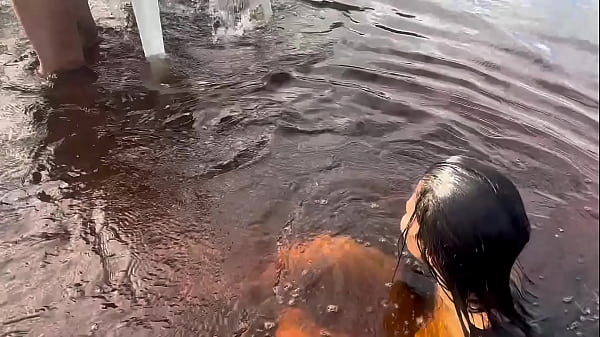 Image Uma cobra me picou na lagoa.