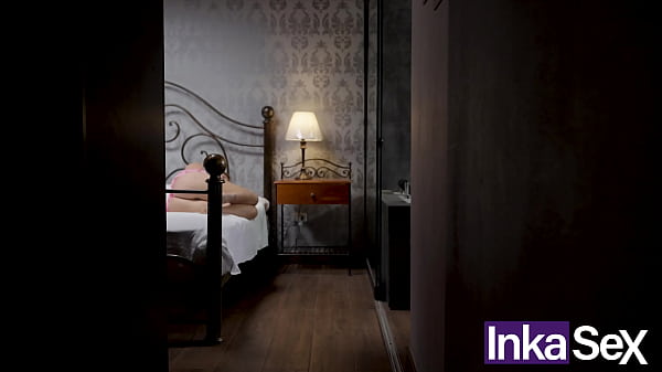 Image Hijastro enano se masturba ante la tentaci&oacute_n de su madrastra mega tetona.