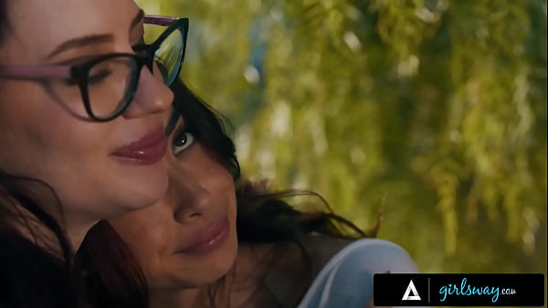 Image GIRLSWAY - Lovers Chloe Surreal & Jessica Ryan Have Passionate Squirting Sex POV - SPANISH SUBTITLES