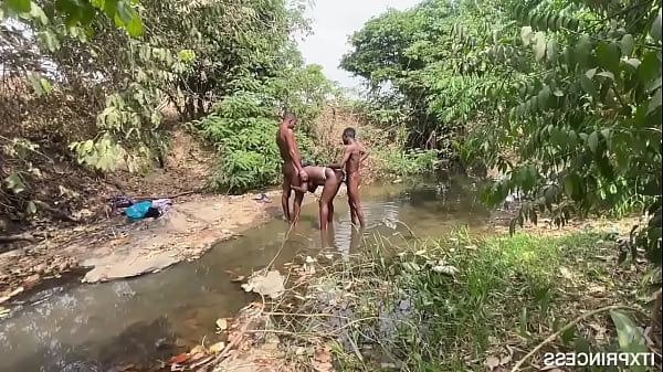 Image FUCKED A BAD BITCH STREAM-SIDE