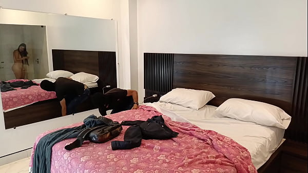 Image The beautiful, busty, curvy stepmother summons the culeador errante so he can fuck her