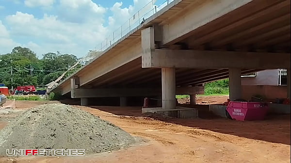 Image Worker alone on the construction site.