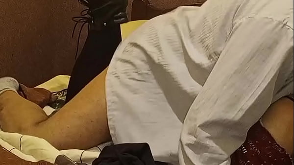 Image &ldquo_Travesti discreta y femenina, encuentro an&oacute_nimo bajo mi control&rdquo_