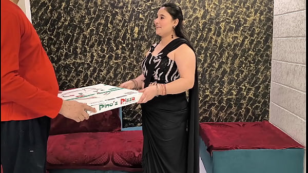 Image Pizza delivery guy fuck Indian lady for free pizza