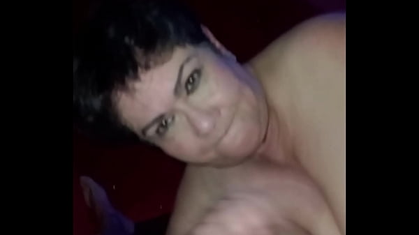 Image 2025 12 13 Chienne Marie en club suce des queues