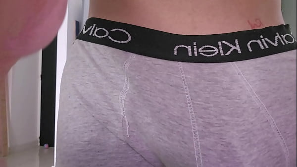 Image morocha se despierta con verga en la boca