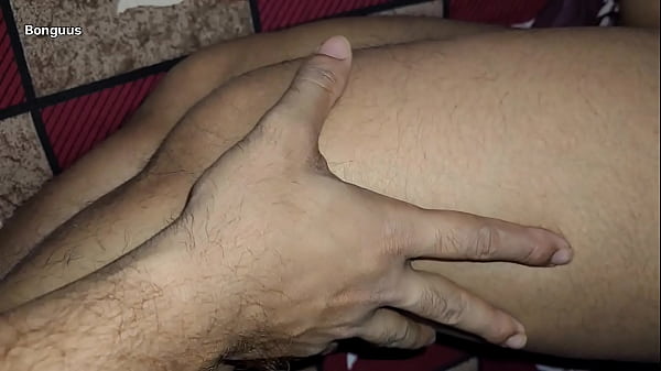 Image Sharing Bed with my Stepmom Gave Me Handjob in the Until I Cum