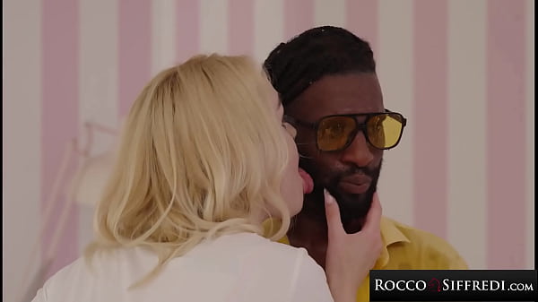 Image ROCCO SIFFREDI - Blondie Greta Foss' Juicy Ass Bounces on Enormous Cock