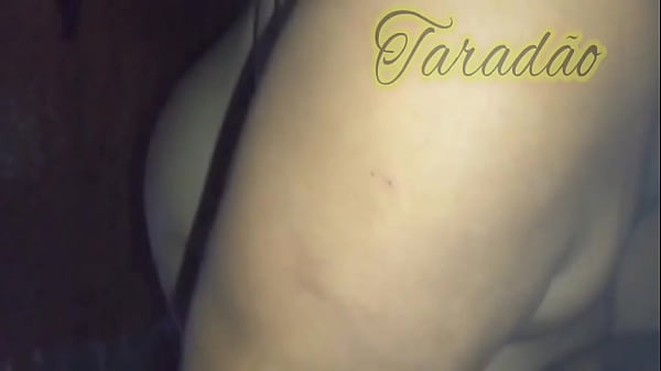 Image Puta mamando e tomando leite no rabo