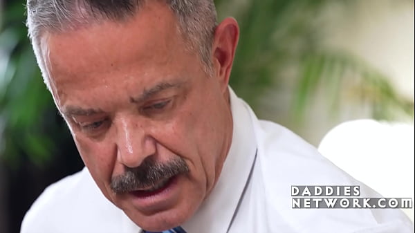 Image DILF Paid Top Dollar Tp Break This Twink&rsquo_s Fucking Ass