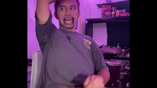 Image EST&Uacute_PIDO GOONER ENAMORADO DE SU MANO, MASTURB&Aacute_NDOSE Y JODIENDO SU MENTE CON SESI&Oacute_N DE GOONING