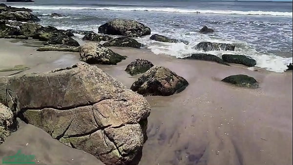 Image Barco naufraga e 4 jovens perdidos em uma ilha fazem a maior putaria